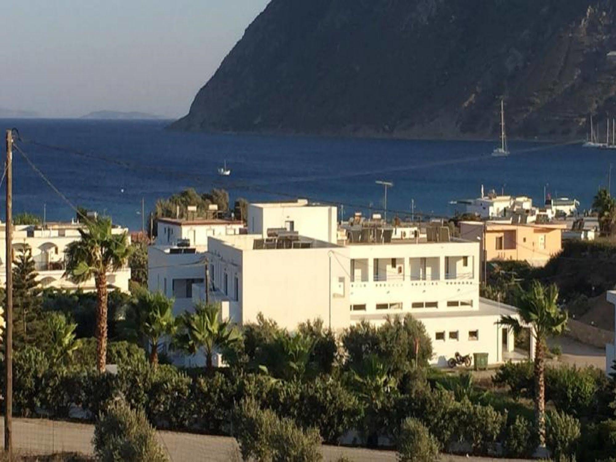 Antonis Hotel Kéfalos Exteriör bild